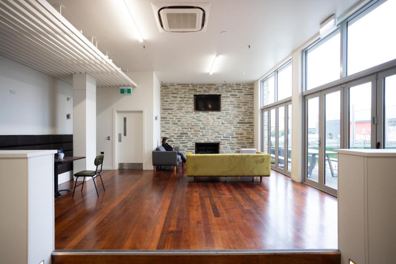 The Brownston Hostel Wanaka Exterior foto