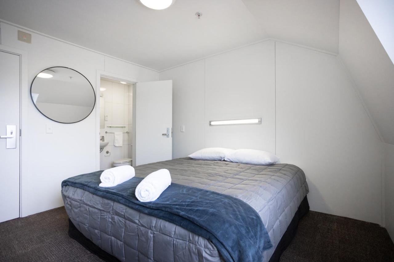 The Brownston Hostel Wanaka Exterior foto